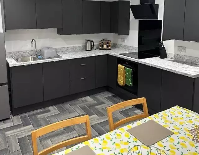 5 bed workers home - Rhondda valley