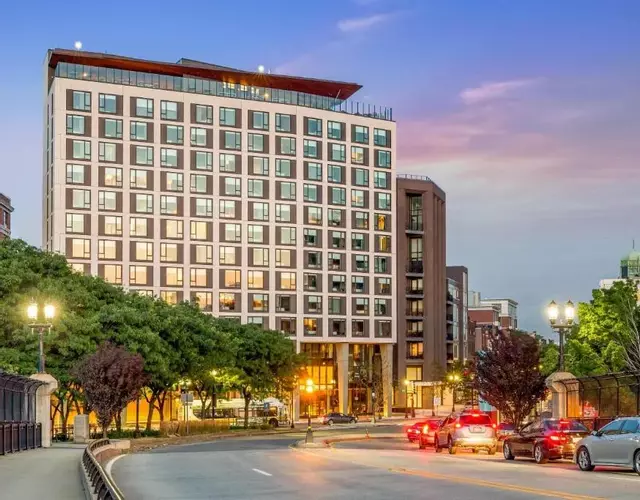 Cambria Hotel Boston Downtown - Seaport