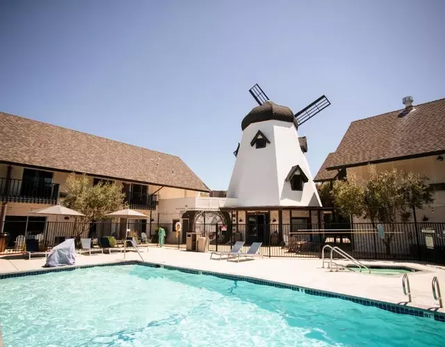 Sideways Inn
