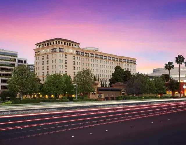 Juniper Hotel Cupertino, Curio Collection by Hilton