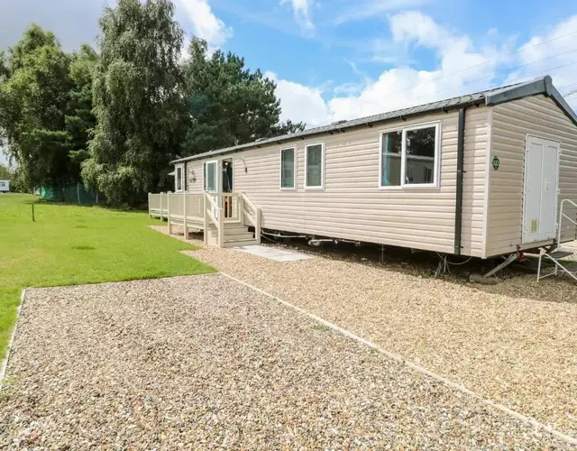 Dog Friendly 3 Bedroom Static Caravan In Fritton