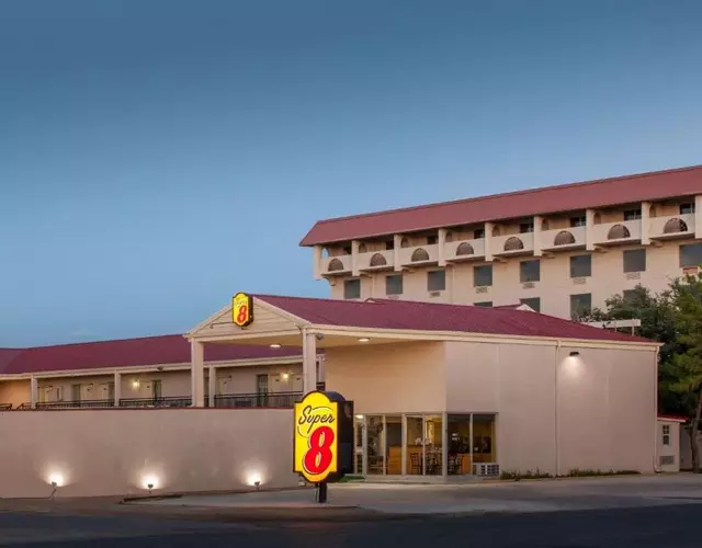 Super 8 by Wyndham Lubbock Civic Center North