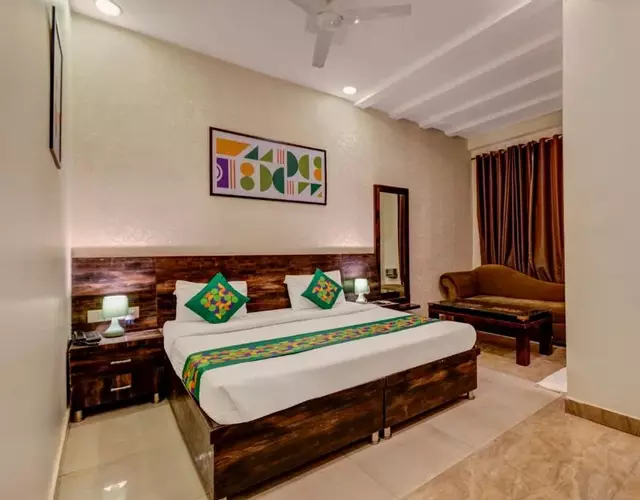 Treebo Riddhi Paradise - 15 mins from Airport