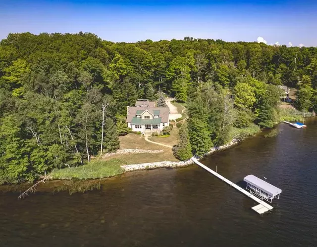 Hamlin Lake Retreat Spacious Stay for Groups!