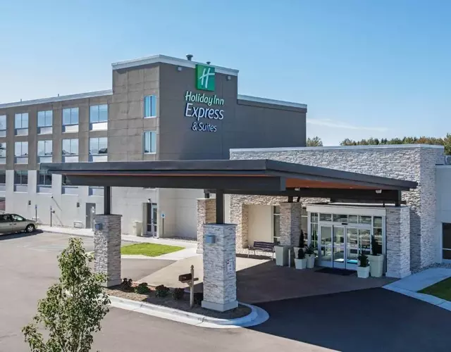 Holiday Inn Express & Suites Ludington by IHG