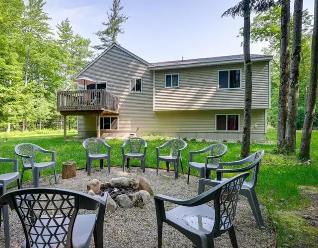 Serene Pentwater Getaway with Yard Near Lakes