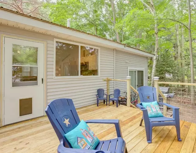 Walk to Lake Hamlin Cottage Near Boat Launch