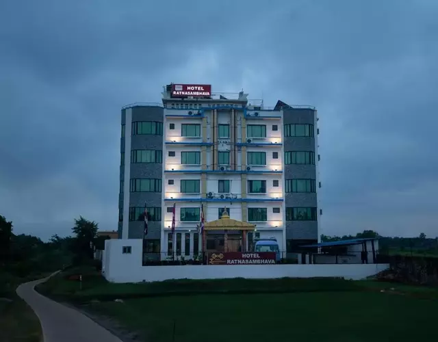 Hotel Ratnasambhava