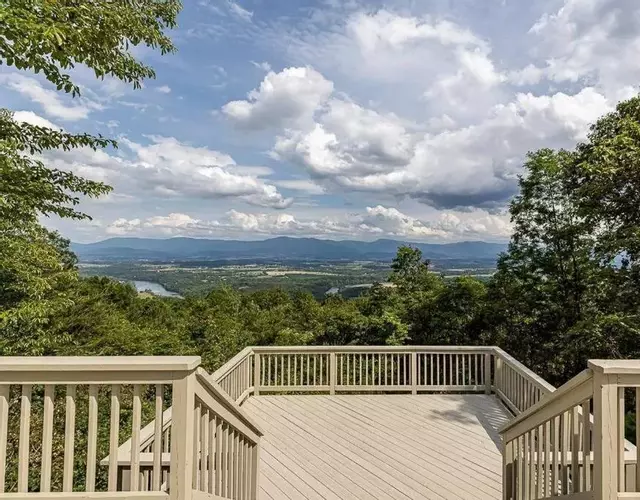 Paradise View Cabin on Massanutten Mountain