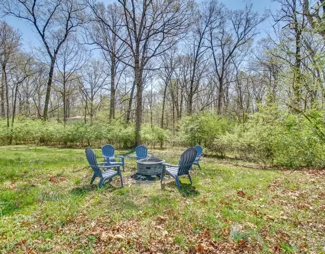 Walk to Shenandoah River Homey Luray Cabin