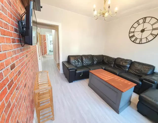 Wimborne House, 3BR, Airport, M1, 6 beds