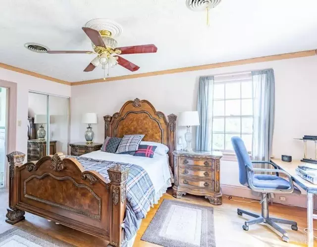 Home Sweet Home Suite #1, near Liberty University, and Lynchburg Hospital, Deluxe Queen Size Bedroom