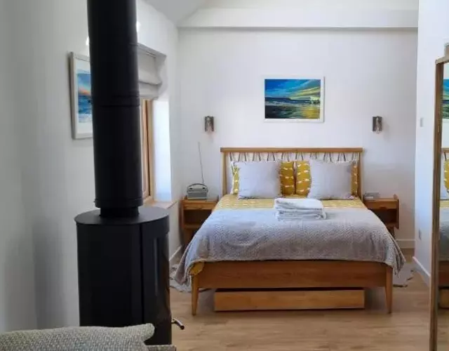 The Brookhouse. Cheerful tiny house with Seaview.