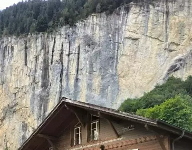 Chalet Maithili Lauterbrunnen -152-Year-Old Majestic Chalet