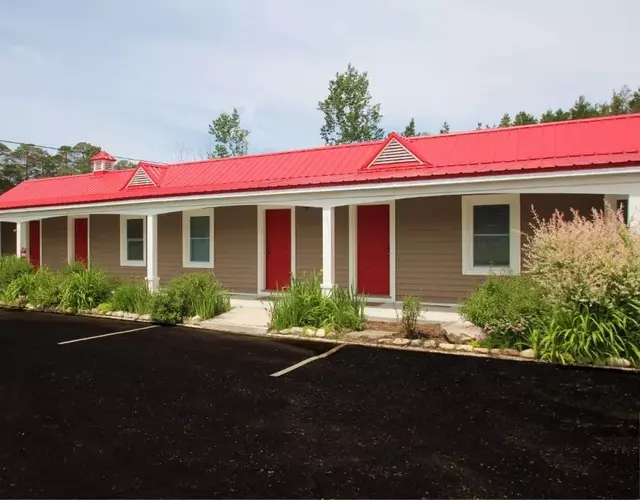 Mackinac Lake Trail Motel