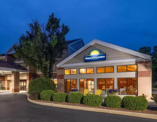 Days Inn & Suites by Wyndham Madison