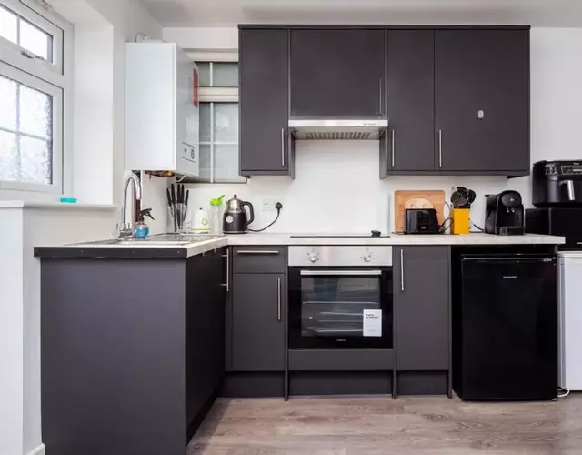 Charming Guest Suite Free Driveway Parking Included