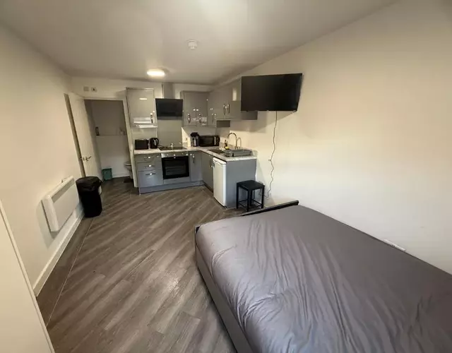 Modern Studio - Centre Maidstone