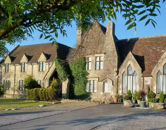 Schoolhouse Restaurant and Hotel