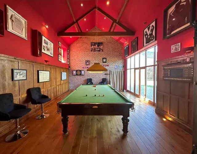 Woodland View with Hot Tub and Snooker Table