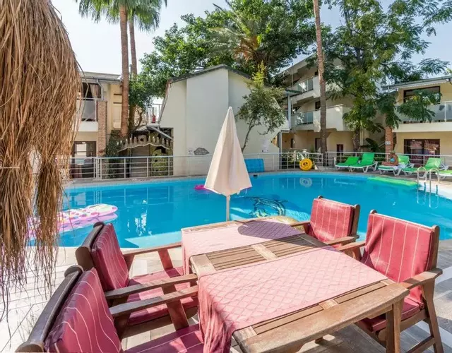 Tropic Beach Club & Resort - Side