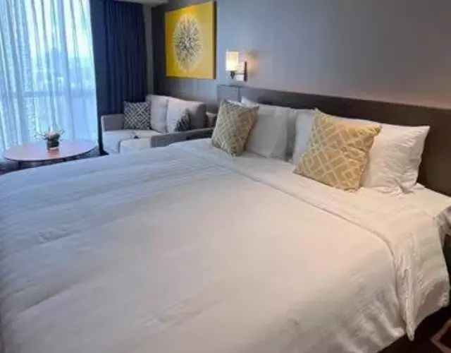 Staycation at The Hotel Residences at ACQUA