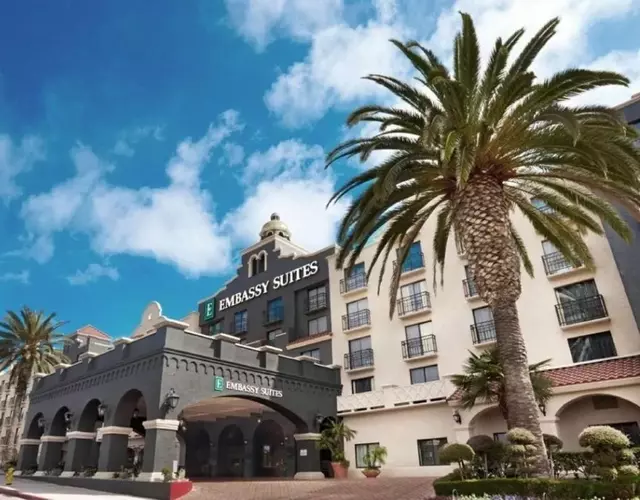 Embassy Suites by Hilton Los Angeles International Airport South