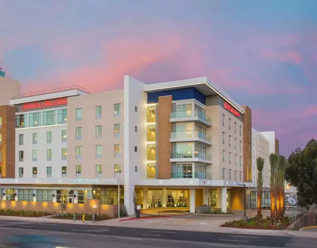 Hampton Inn & Suites LAX El Segundo