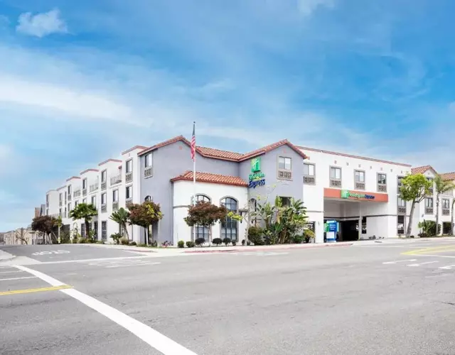 Holiday Inn Express Hotel & Suites Hermosa Beach by IHG