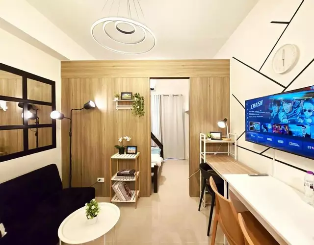 1BR Condotel with Balcony at FAME Residences #FM40-1