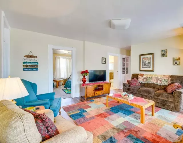 Lake Michigan Vacation Rental 1 Block to Marina!