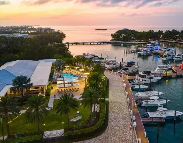 Faro Blanco Resort & Yacht Club Marathon, Curio by Hilton