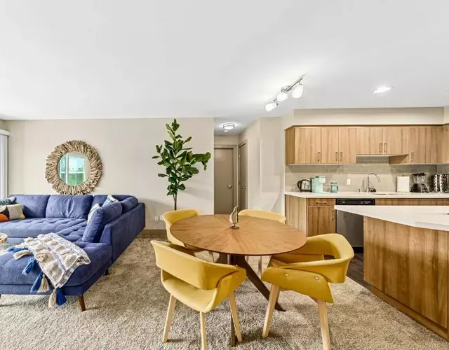 Beautiful Beachside Apartment With Marina View