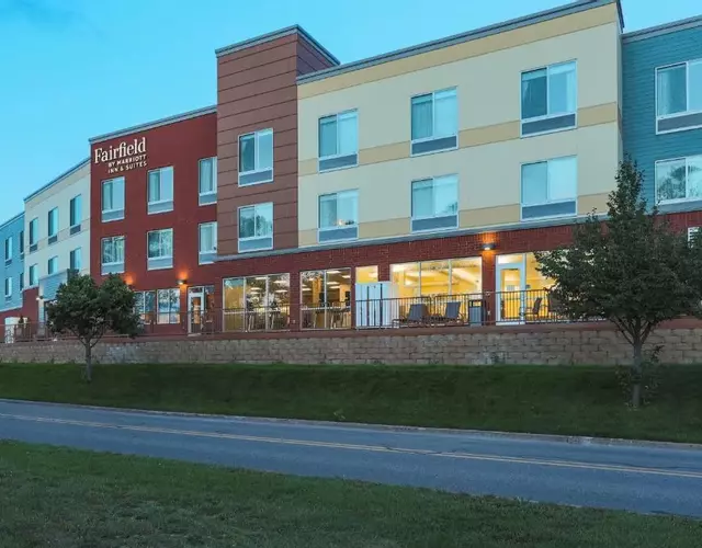 Fairfield Inn & Suites Marquette