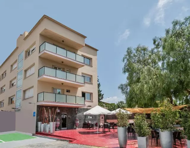 Hotel H