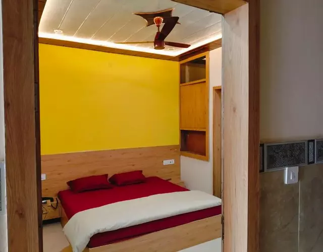 Shri Rajadhiraj Ashray, Mathura