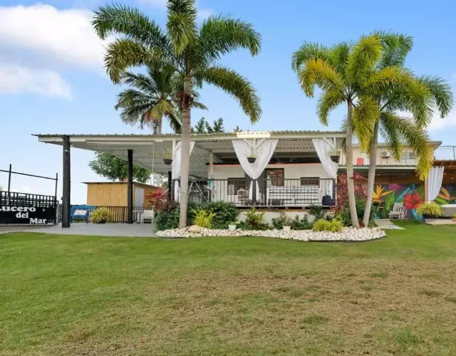 Lucero del Mar- jacuzzi and ocean views