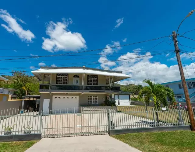 One Bedroom Apartment, Private pool, huge yard