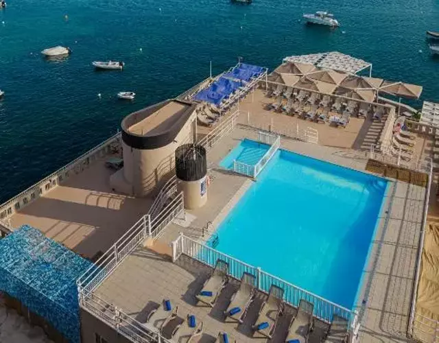 Gillieru Harbour Hotel