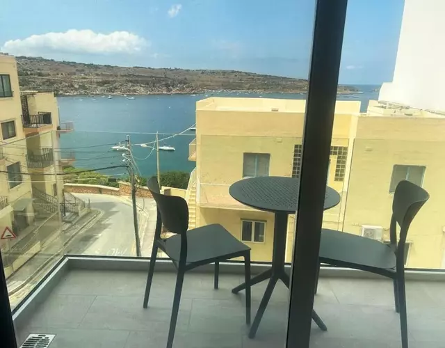 Luxurious One-Bedroom Apartment with Sea Views