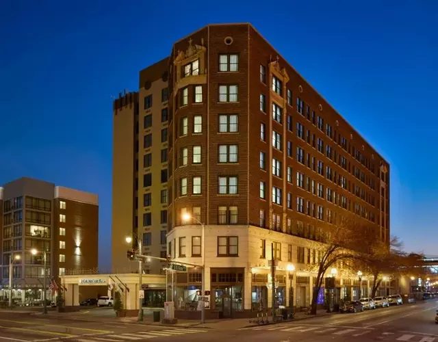 DoubleTree by Hilton Memphis Downtown