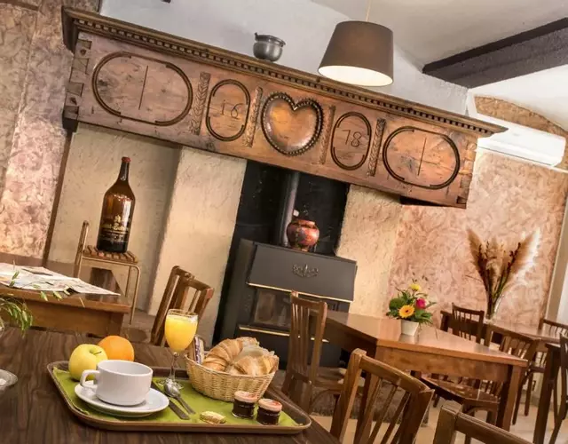 Logis Hotel Restaurant Du Commerce