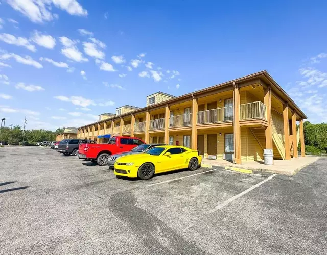 Bonita Lakes Inn by Capital O Meridian I20