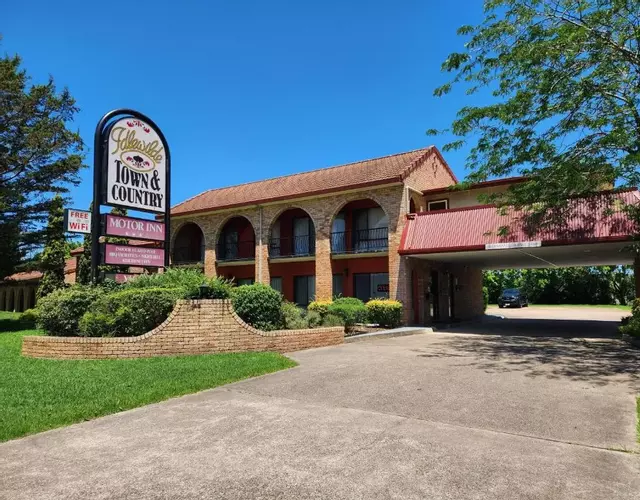 Idlewilde Town & Country Motor Inn