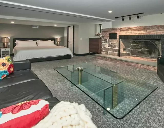 Craftsman Hideaway at the 1841 Farmhouse