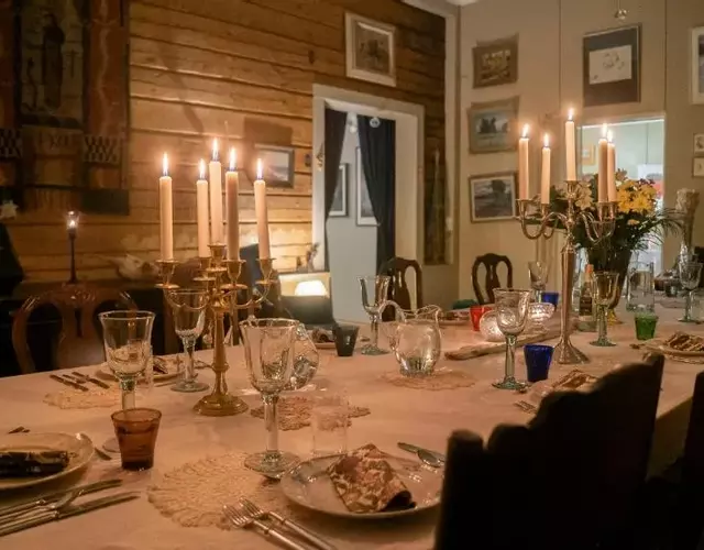 Yövesi Atelier Home, Yöveden Ateljeekoti