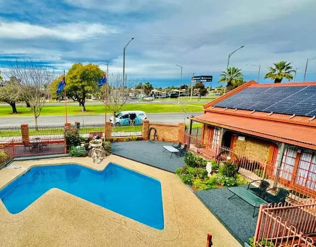 Early Australian Motor Inn
