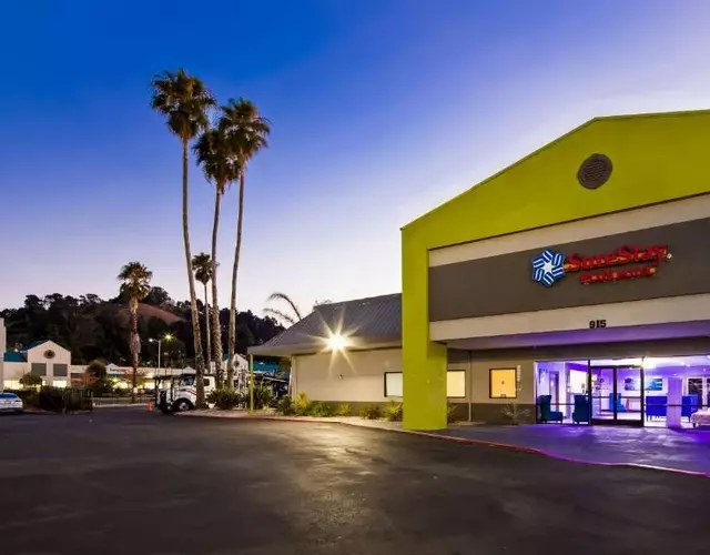 SureStay Plus Hotel by Best Western Point Richmond