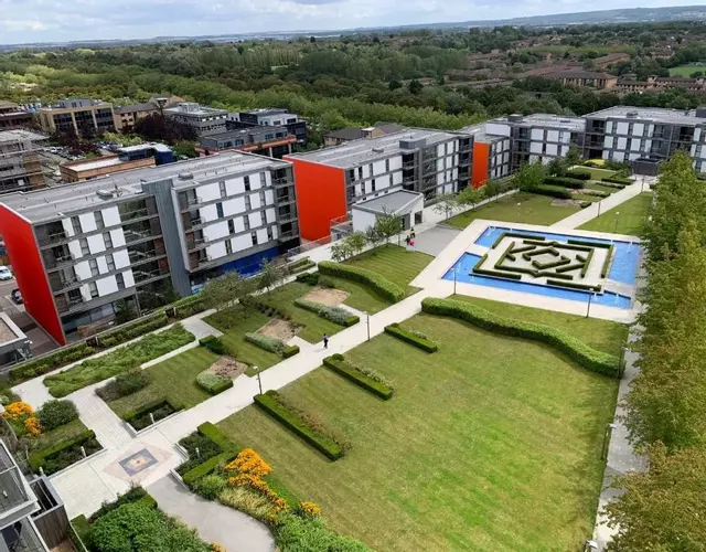 Vizion Suites Milton Keynes - Free WiFi, Netflix Secure, Parking, Fully Furnished & Equipped Apartments