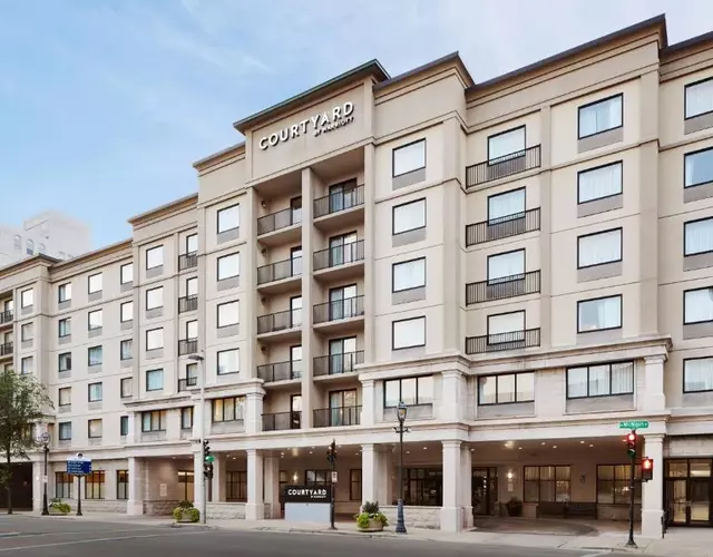 Courtyard Milwaukee Downtown